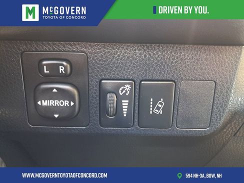 Used 2018 Toyota RAV4 SE AWD/4WD image 23