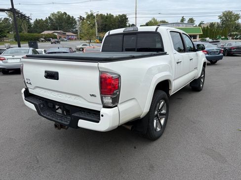 Used 2016 Toyota Tacoma Limited image 5