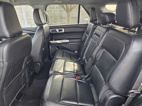 Used 2024 Ford Explorer XLT w/ Equipment Group 202A image 30