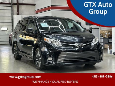 Used 2018 Toyota Sienna XLE image 1