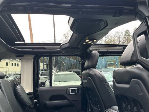 Used 2022 Jeep Wrangler Unlimited Rubicon 4xe w/ Cold Weather Group image 16