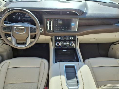 Used 2023 GMC Yukon XL Denali w/ Denali Reserve Package AWD/4WD image 10