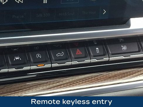 Used 2023 Chevrolet Silverado 1500 LT AWD/4WD image 16