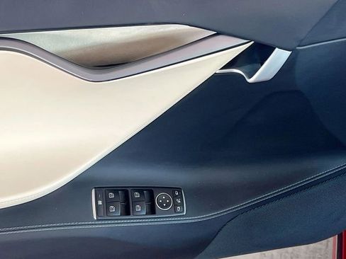 Used 2020 Tesla Model S Long Range Plus image 12