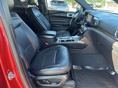 Used 2020 Ford Explorer Limited RWD image 13