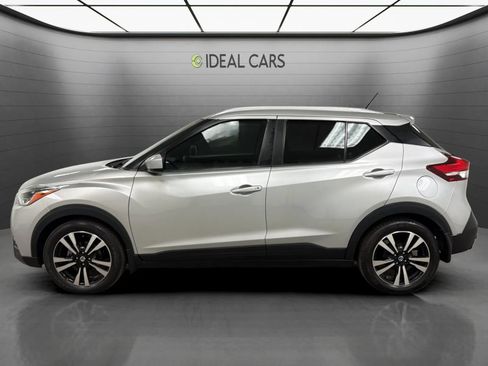 Used 2020 Nissan Kicks SV FWD image 2