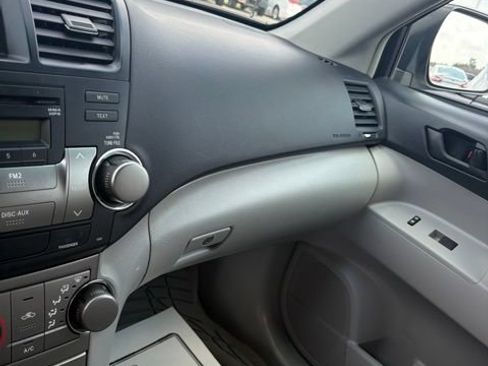 Used 2010 Toyota Highlander 4WD image 21