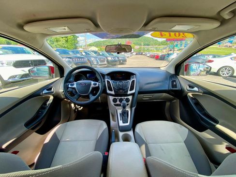 Used 2014 Ford Focus SE FWD image 16