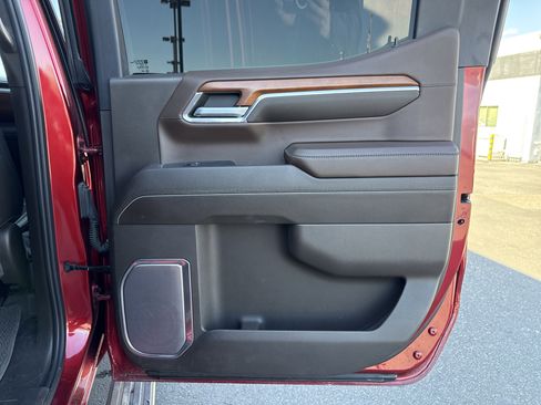 Used 2022 GMC Sierra 1500 Denali w/ Denali Reserve Package image 46