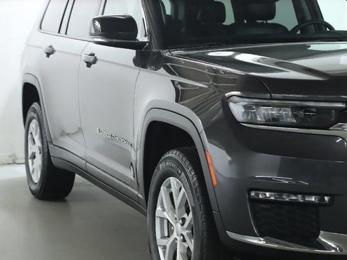 Used 2023 Jeep Grand Cherokee L Limited AWD/4WD image 9