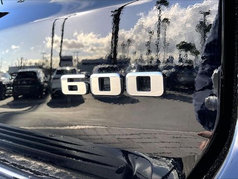 Used 2024 Cadillac Escalade Sport Platinum image 8