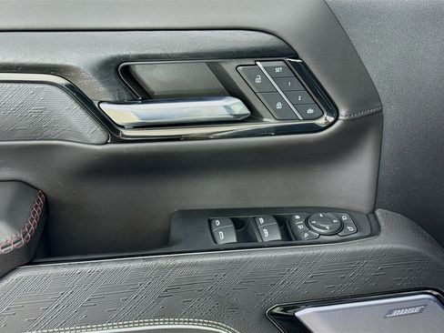 Used 2024 GMC Sierra 2500 AT4X image 18