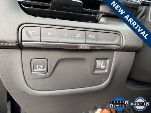 Used 2024 Cadillac Escalade Premium Luxury image 15