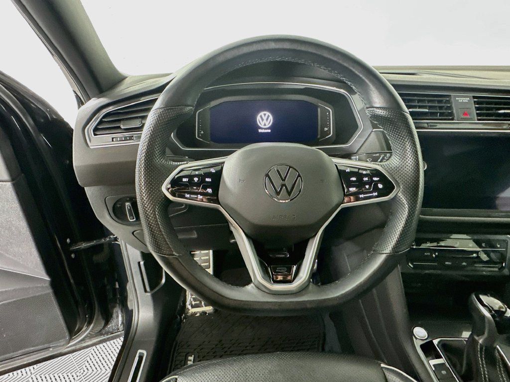 Used 2022 Volkswagen Tiguan SEL R-Line AWD/4WD image 15