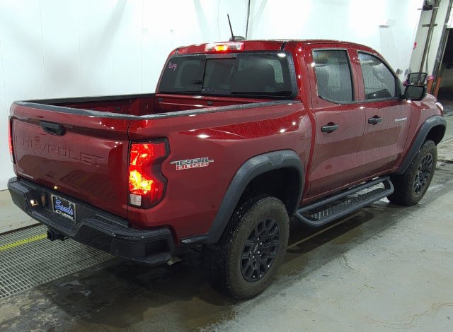 Used 2025 Chevrolet Colorado Trail Boss AWD/4WD image 4