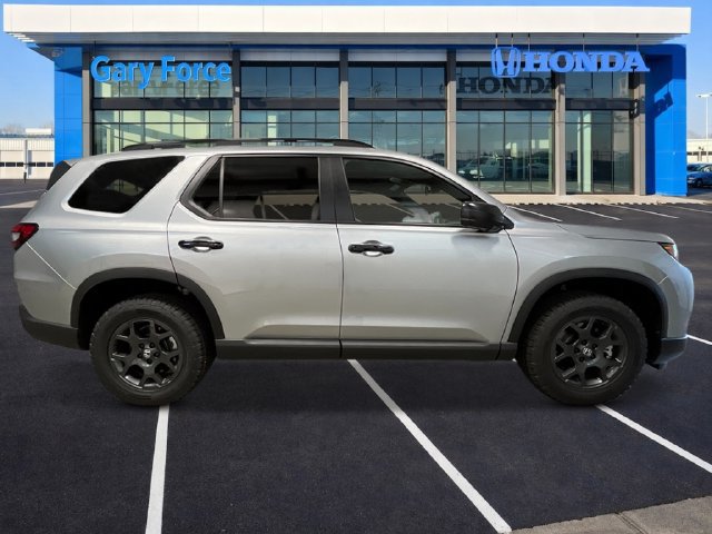 New 2026 Honda Pilot TrailSport image 8