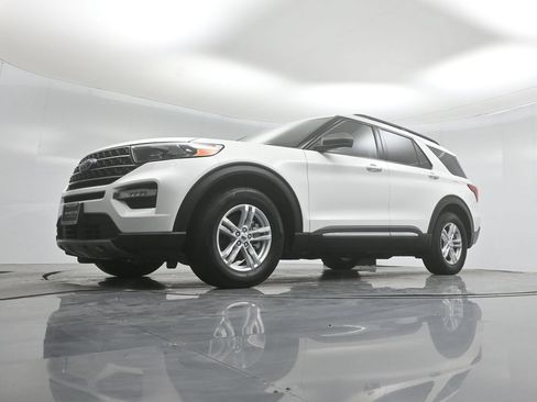 Certified 2023 Ford Explorer XLT w/ Equipment Group 202A RWD image 46