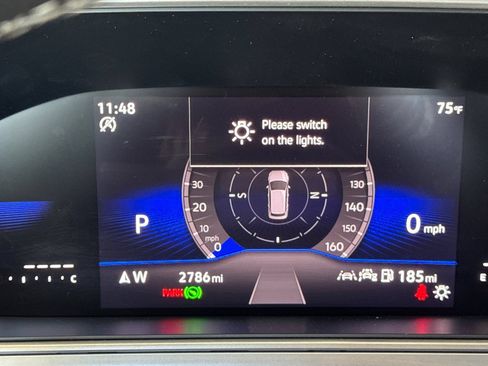 Used 2025 Volkswagen Taos SE FWD image 24
