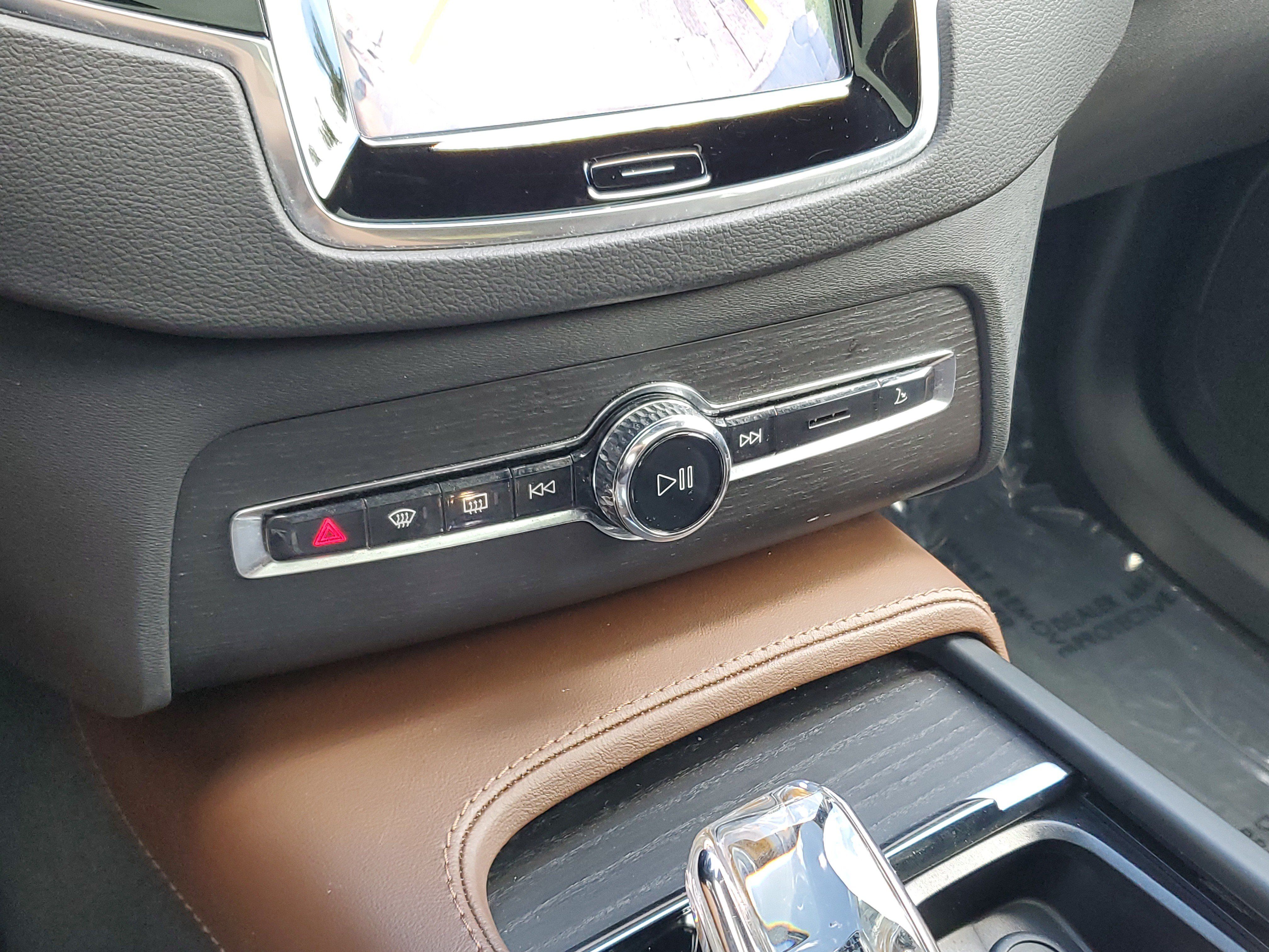 Used 2023 Volvo XC90 T8 Ultimate AWD/4WD image 28