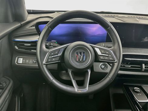 Used 2025 Buick Enclave Preferred FWD image 18