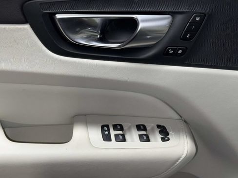 Used 2023 Volvo XC60 B5 Plus w/ Climate Package FWD image 21