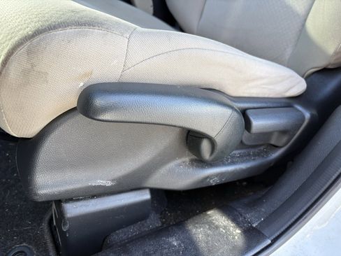 Used 2015 Honda CR-V LX image 12