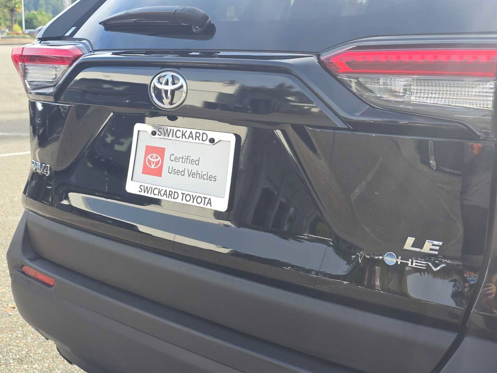Certified 2025 Toyota RAV4 LE AWD/4WD image 13
