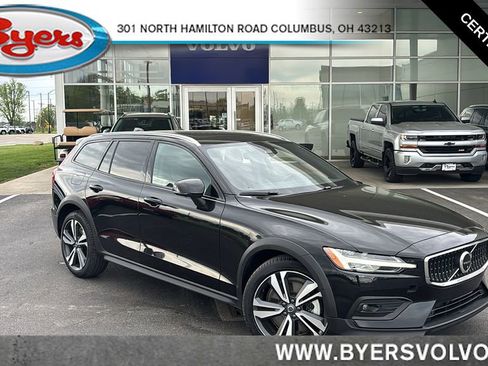 Certified 2025 Volvo V60 B5 Cross Country Plus AWD/4WD image 1