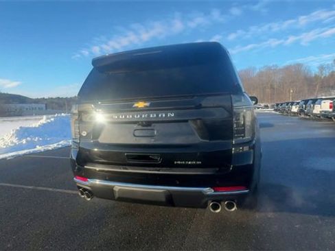 New 2026 Chevrolet Suburban Premier image 2