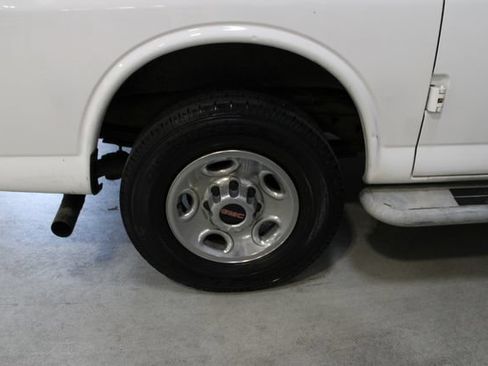 Used 2017 GMC Savana 2500 RWD image 41