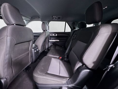 Used 2022 Ford Explorer XLT image 26