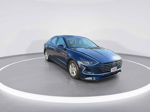 Used 2021 Hyundai Sonata SE FWD image 2