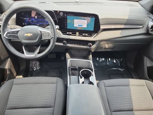 Certified 2025 Chevrolet Equinox LT w/ Safety and Technology Package FWD image 24