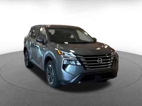 Used 2025 Nissan Rogue SV FWD image 3
