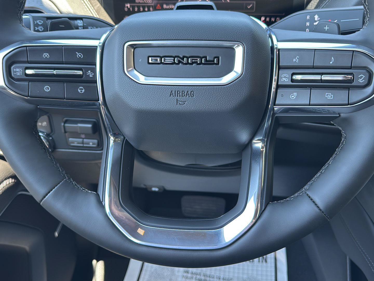 New 2026 GMC Yukon Denali w/ Denali Reserve Package AWD/4WD image 14