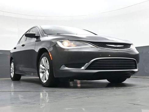 Used 2017 Chrysler 200 Limited Platinum FWD image 38