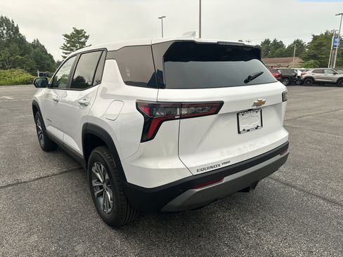 New 2027 Chevrolet Equinox LT w/ Convenience Package II AWD/4WD image 4
