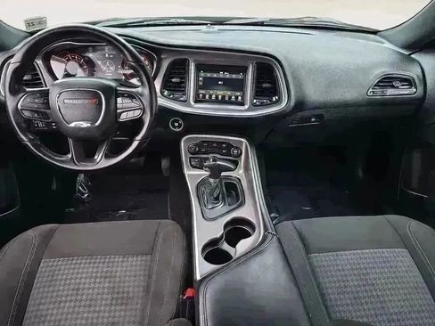 Used 2022 Dodge Challenger SXT w/ Blacktop Package image 10