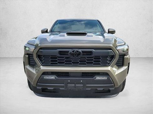 Used 2025 Toyota Tacoma TRD Sport AWD/4WD image 2