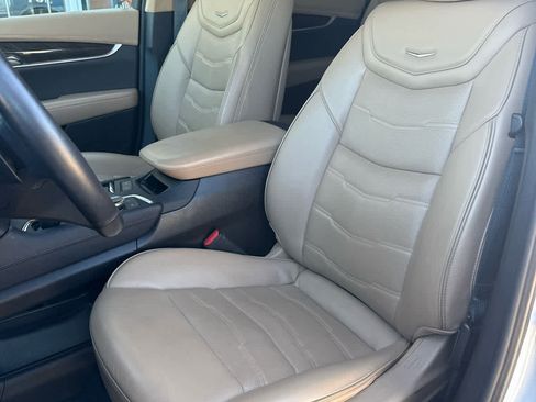 Used 2023 Cadillac XT6 Premium Luxury w/ Platinum Package image 11