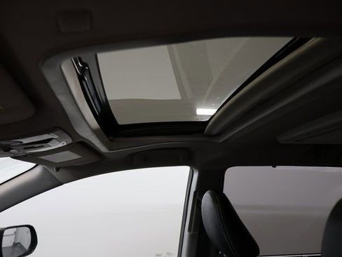 Used 2019 Toyota Sienna SE image 10