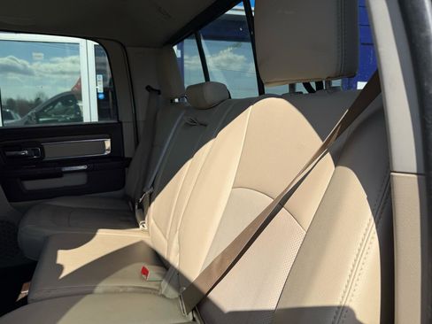 Used 2017 RAM 1500 Laramie w/ Convenience Group image 10