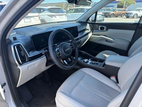 Used 2025 Kia Sorento EX FWD image 8