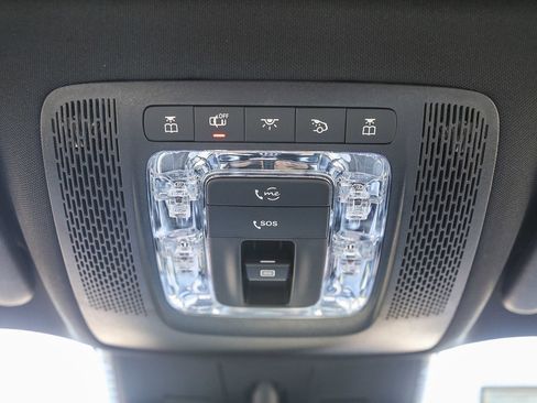 Used 2024 Mercedes-Benz EQB 300 4MATIC image 18