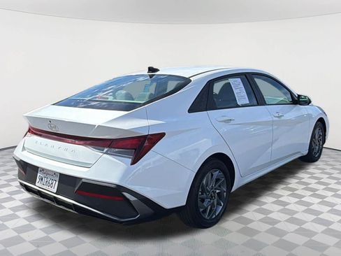 Used 2024 Hyundai Elantra SEL FWD image 5