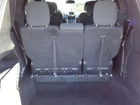 Used 2019 Dodge Grand Caravan SE FWD image 11