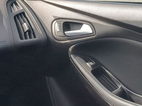 Used 2017 Ford Focus SE image 23