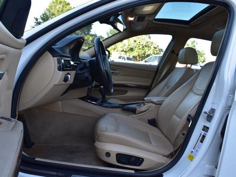 Used 2011 BMW 328i Sedan w/ Premium Pkg image 14