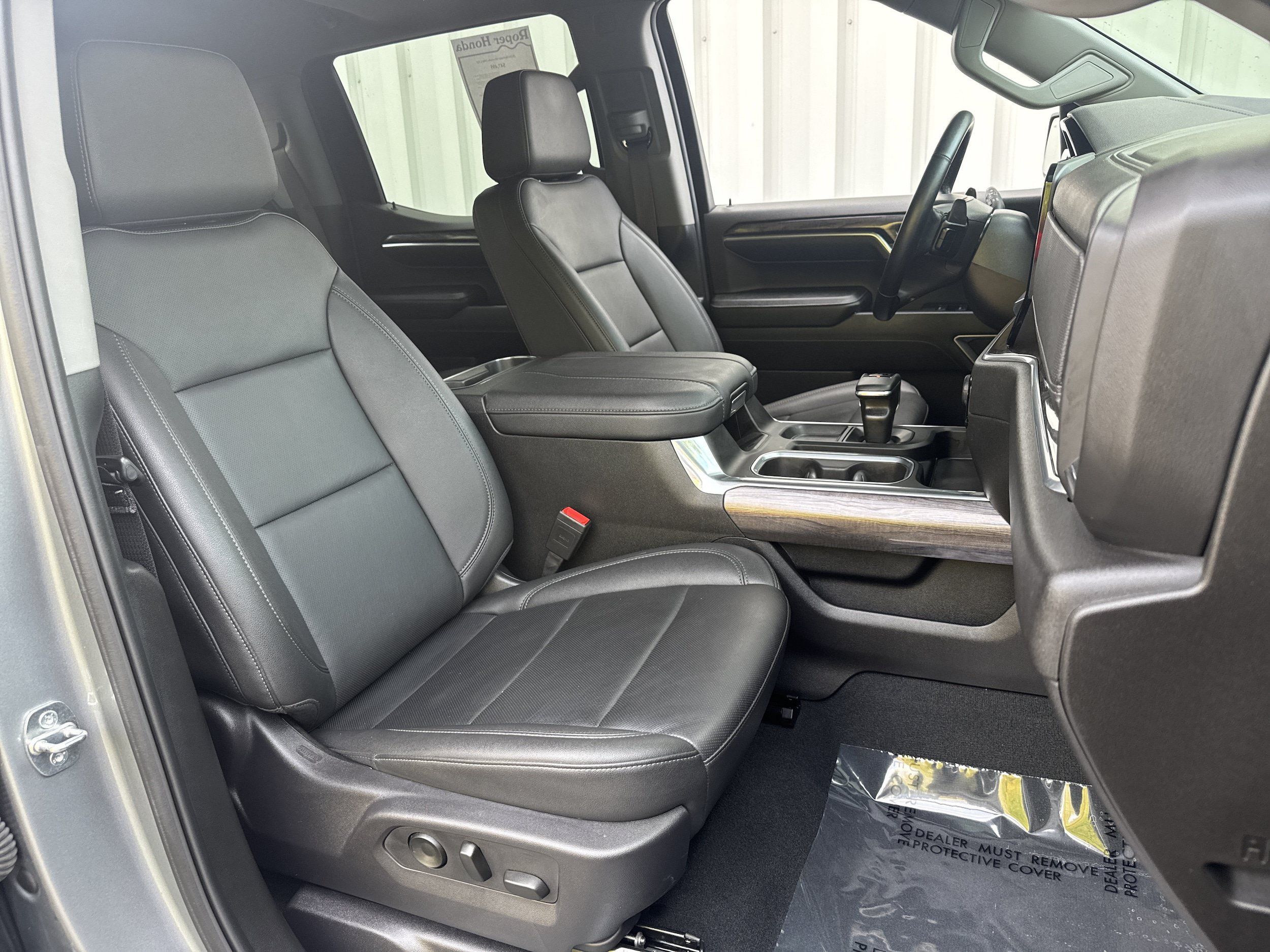 Used 2024 Chevrolet Silverado 1500 LTZ w/ LTZ Premium Package AWD/4WD image 15