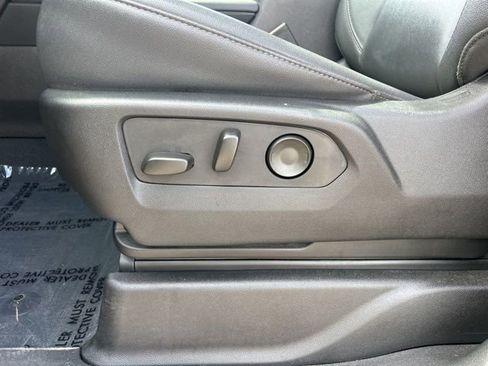 Used 2023 Chevrolet Suburban Z71 w/ Luxury Package image 16